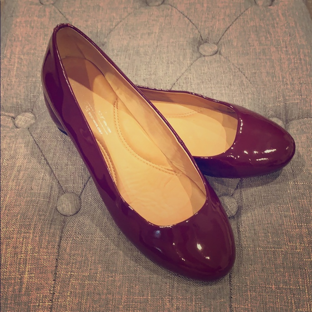 Kenneth Cole Bordeaux Flats